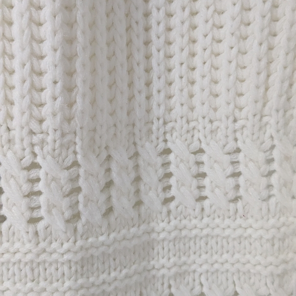 Studio White Knit Accessory - Picture 7 of 7